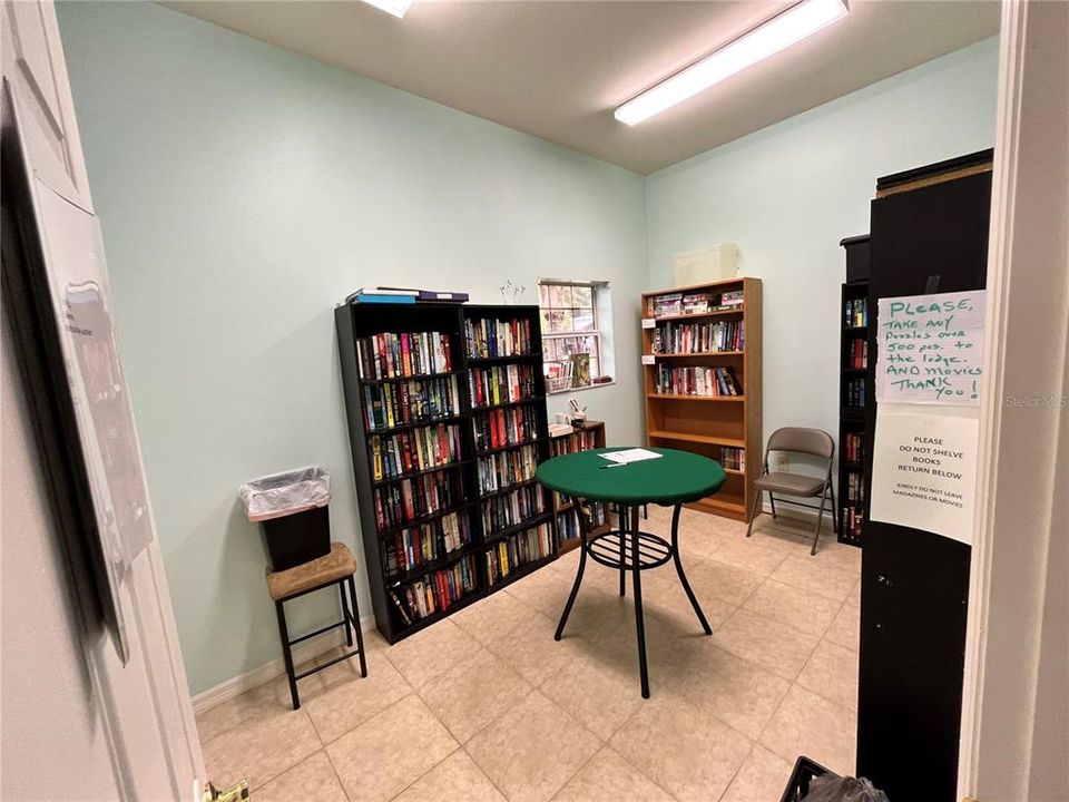 For Sale: $135,000 (1 beds, 1 baths, 504 Square Feet)