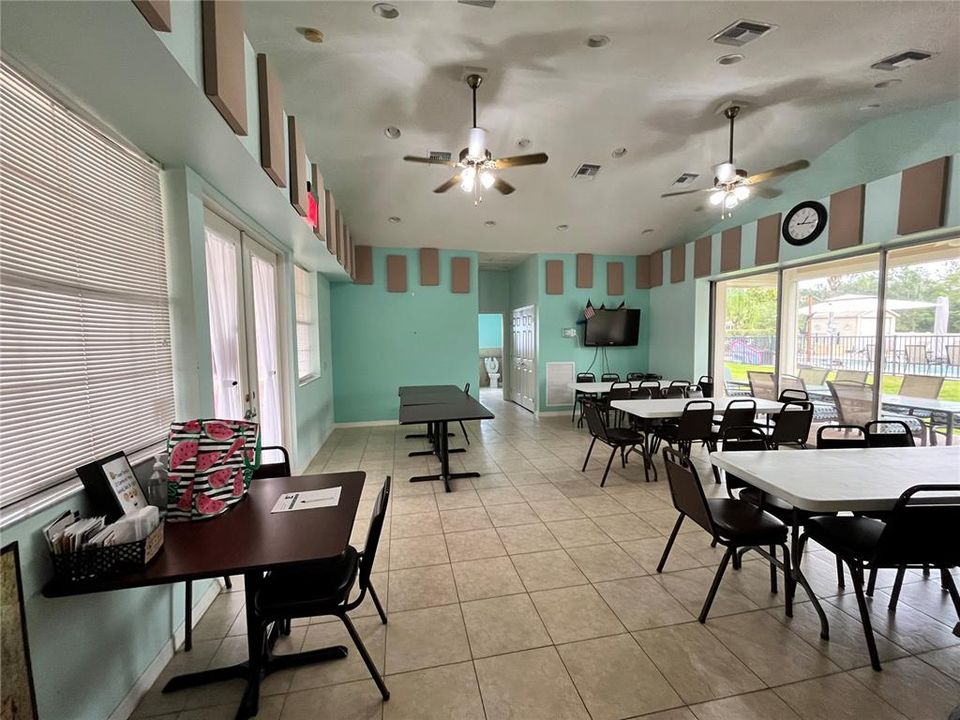 For Sale: $135,000 (1 beds, 1 baths, 504 Square Feet)