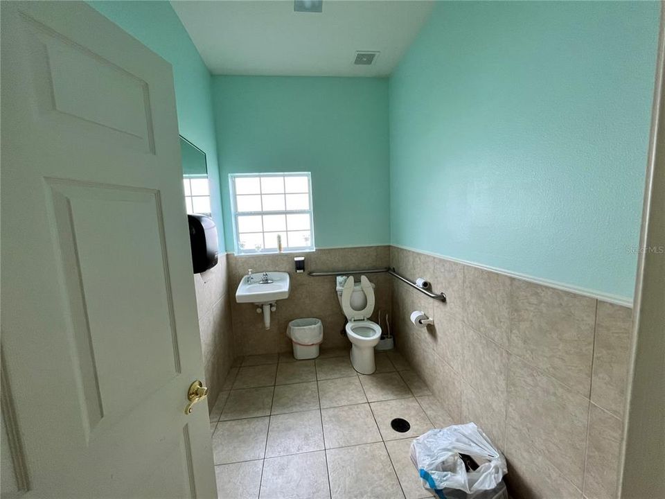 For Sale: $135,000 (1 beds, 1 baths, 504 Square Feet)