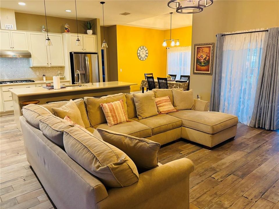 For Sale: $725,000 (3 beds, 3 baths, 2232 Square Feet)