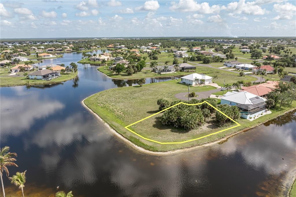 待售: $146,400 (0.31 acres)