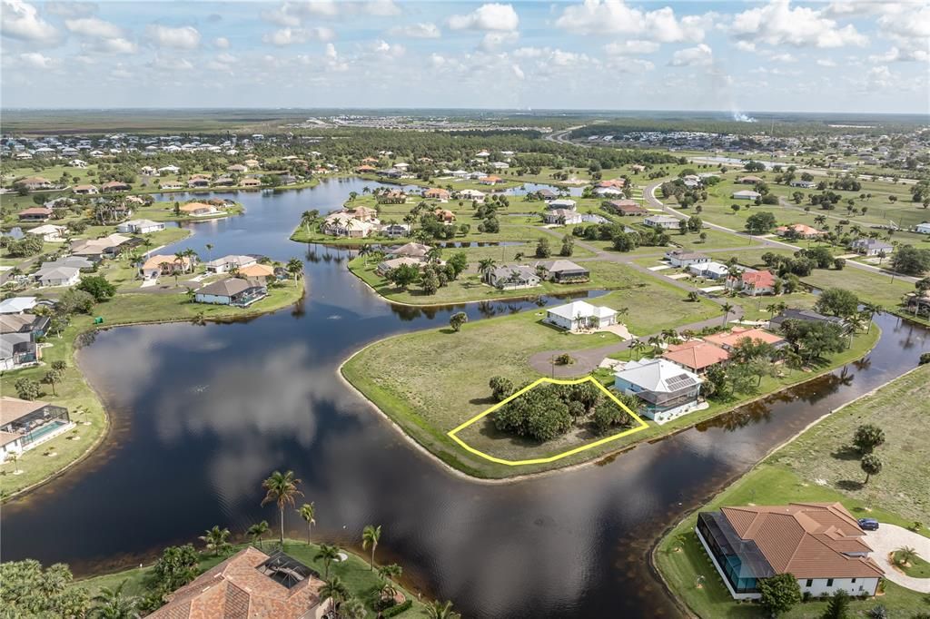 待售: $146,400 (0.31 acres)