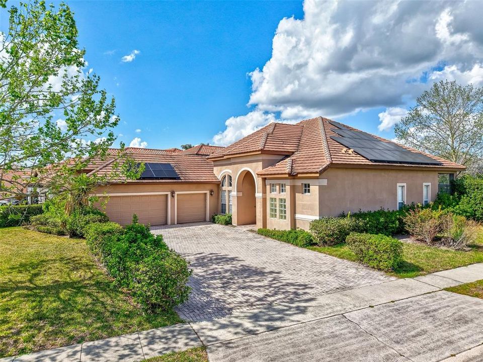 Active With Contract: $585,000 (4 beds, 3 baths, 2553 Square Feet)