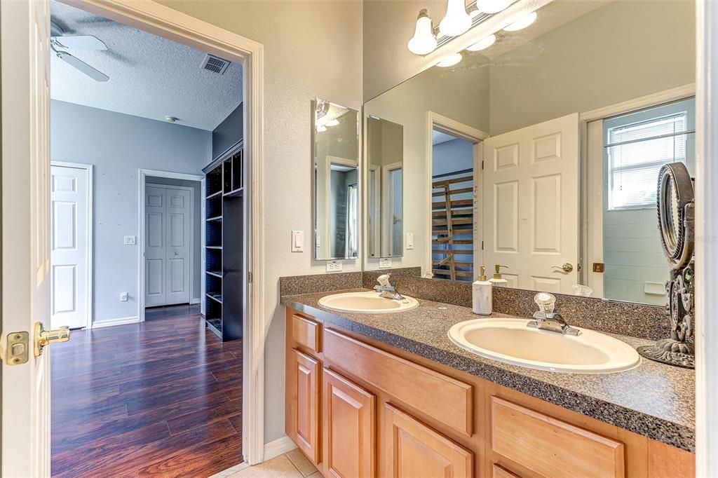 Active With Contract: $585,000 (4 beds, 3 baths, 2553 Square Feet)
