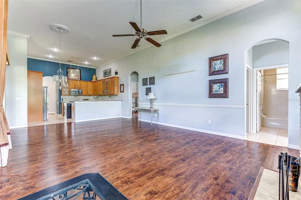 Active With Contract: $585,000 (4 beds, 3 baths, 2553 Square Feet)