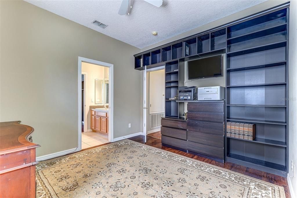 Active With Contract: $585,000 (4 beds, 3 baths, 2553 Square Feet)
