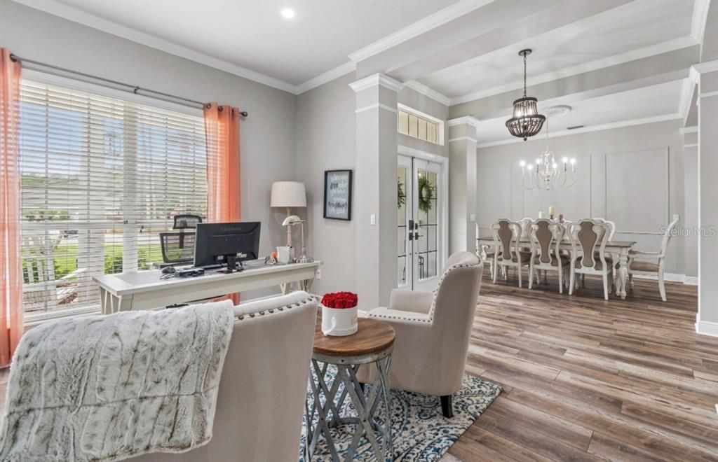Activo con contrato: $899,900 (4 camas, 3 baños, 2975 Pies cuadrados)