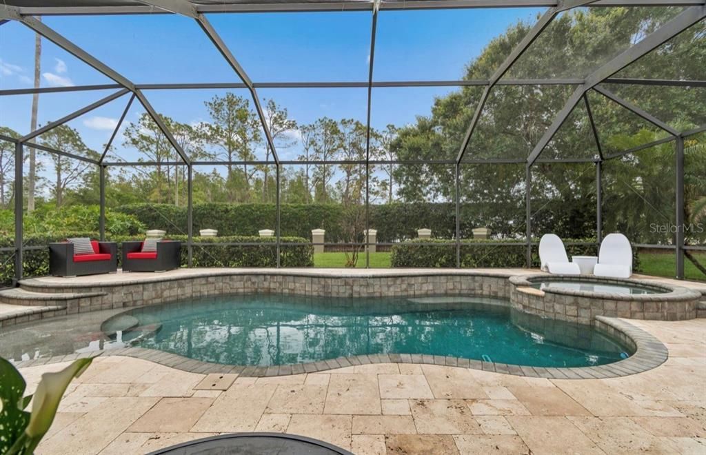 Activo con contrato: $899,900 (4 camas, 3 baños, 2975 Pies cuadrados)