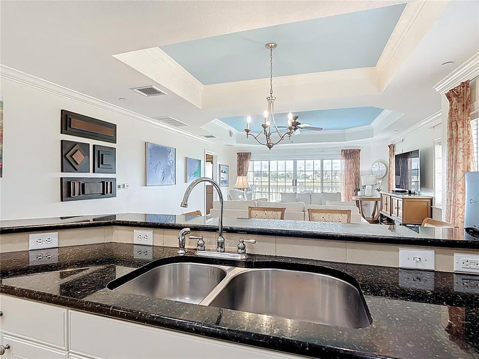 For Sale: $450,000 (3 beds, 3 baths, 1686 Square Feet)