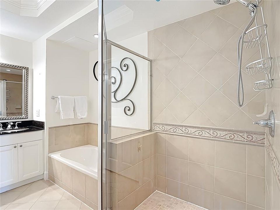 For Sale: $450,000 (3 beds, 3 baths, 1686 Square Feet)