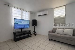 合同活跃: $179,000 (3 贝兹, 1 浴室, 3228 平方英尺)