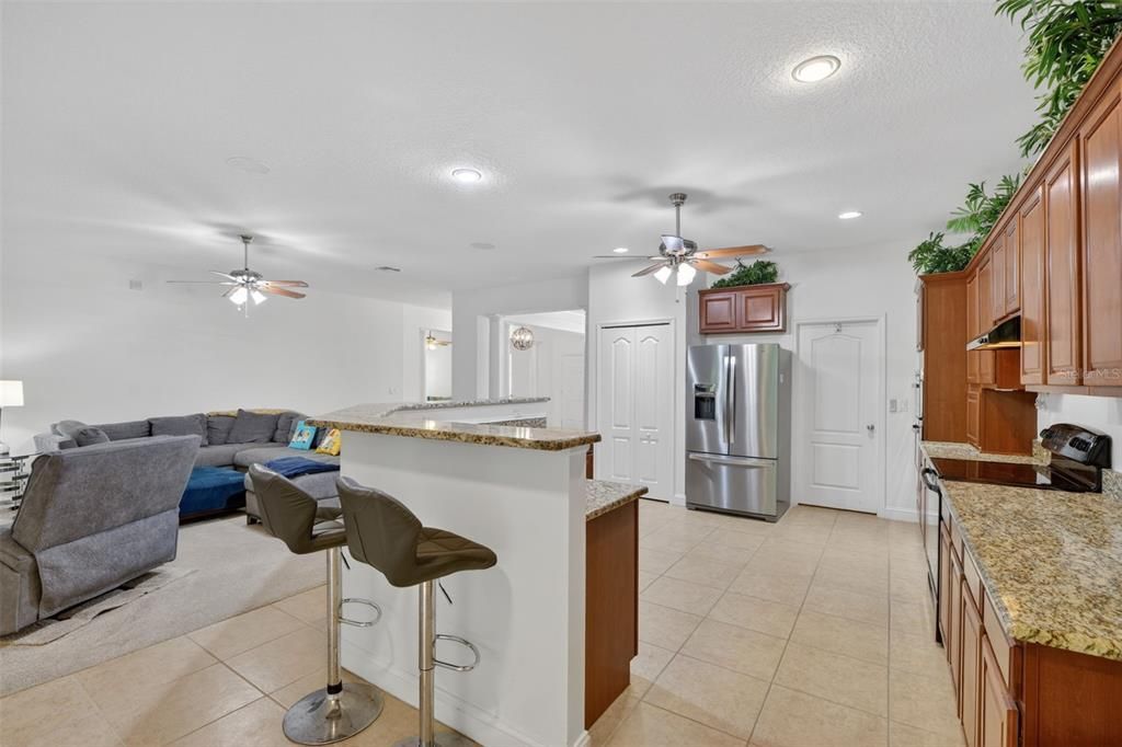En Venta: $470,000 (4 camas, 3 baños, 2746 Pies cuadrados)
