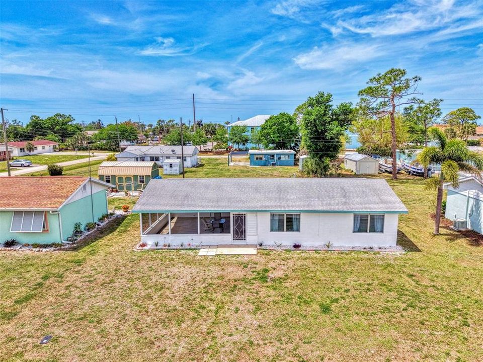 For Sale: $199,500 (2 beds, 1 baths, 616 Square Feet)