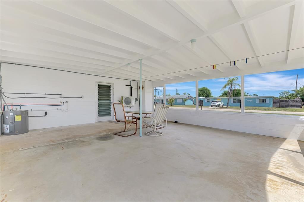 For Sale: $199,500 (2 beds, 1 baths, 616 Square Feet)