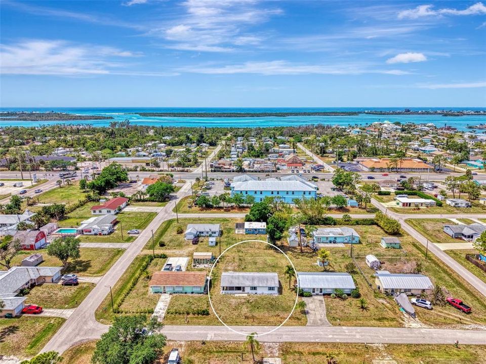 For Sale: $199,500 (2 beds, 1 baths, 616 Square Feet)
