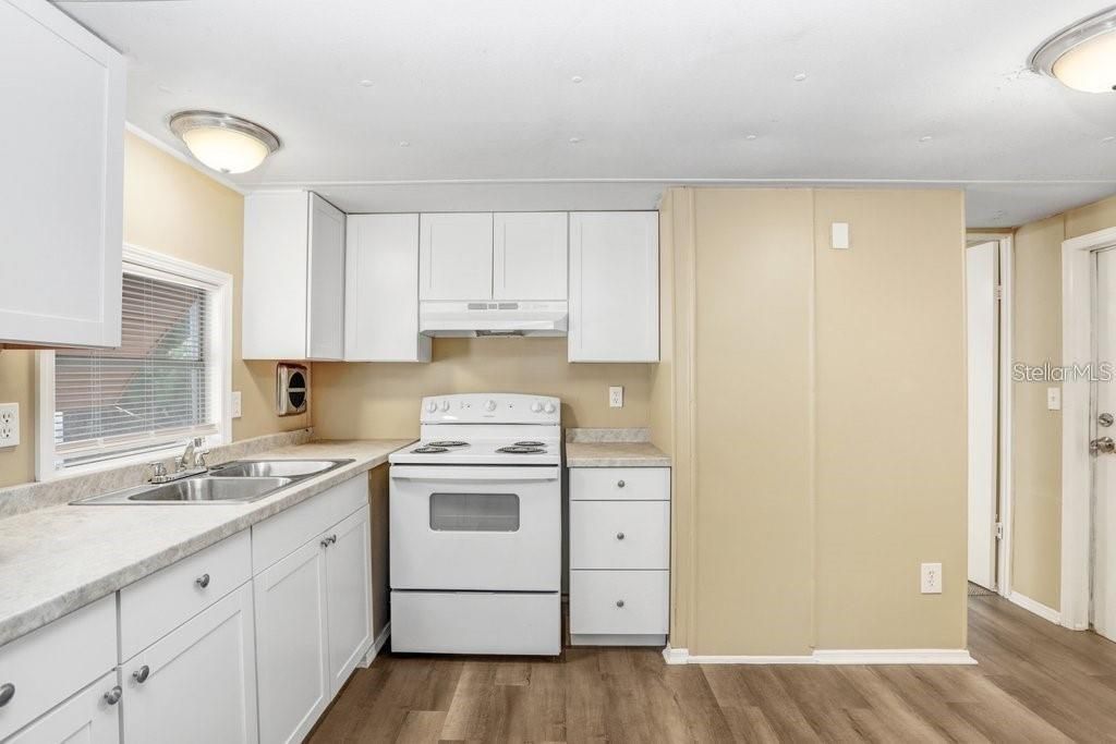 Active With Contract: $75,000 (2 beds, 2 baths, 728 Square Feet)