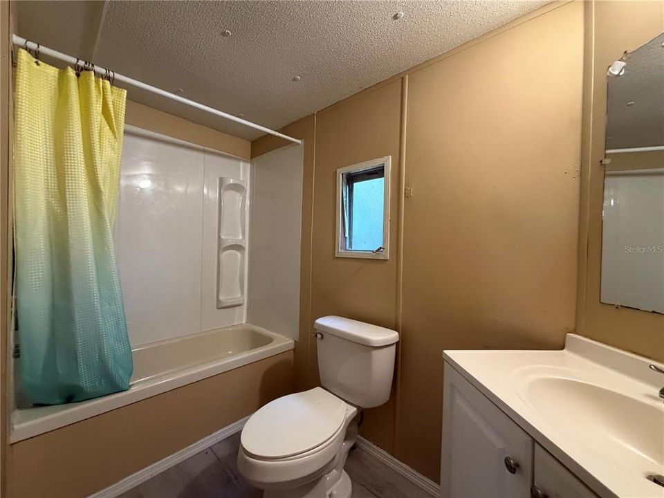 Active With Contract: $75,000 (2 beds, 1 baths, 784 Square Feet)
