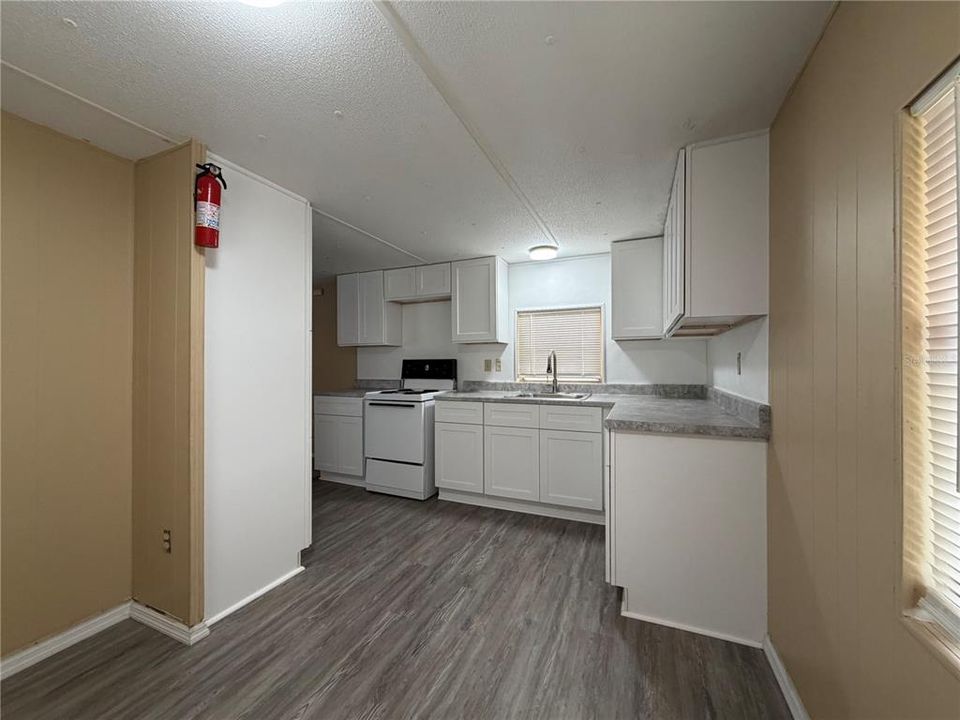 Active With Contract: $75,000 (2 beds, 1 baths, 784 Square Feet)