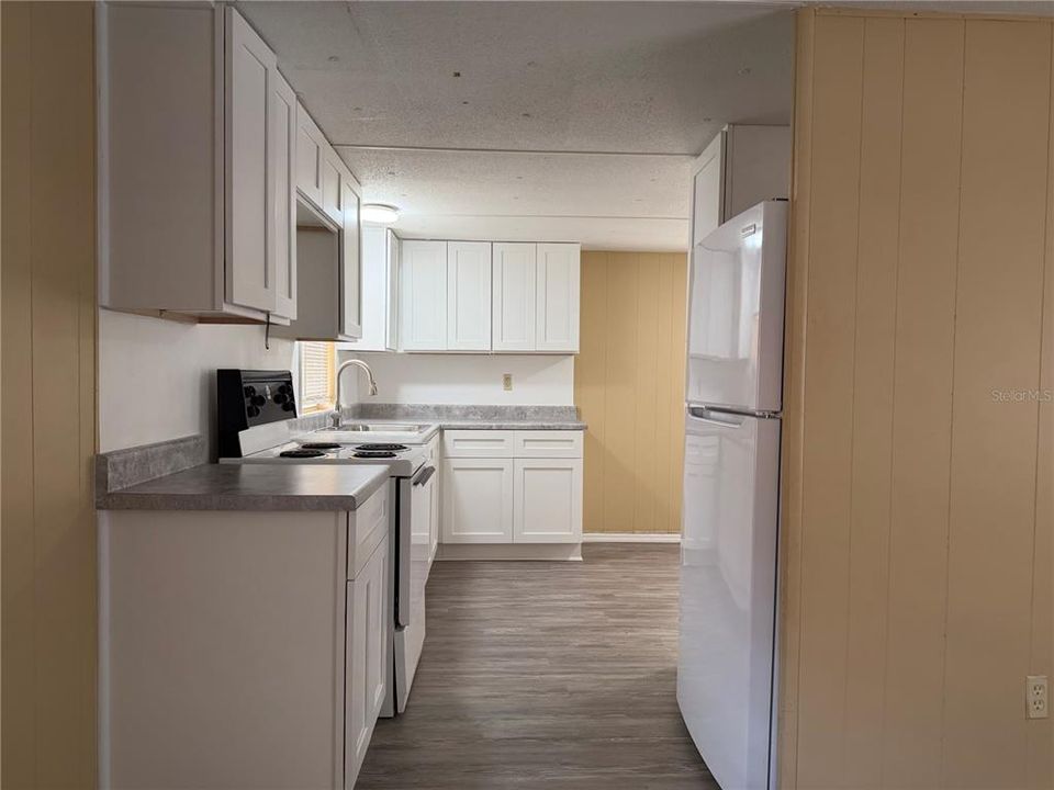 Active With Contract: $75,000 (2 beds, 1 baths, 784 Square Feet)