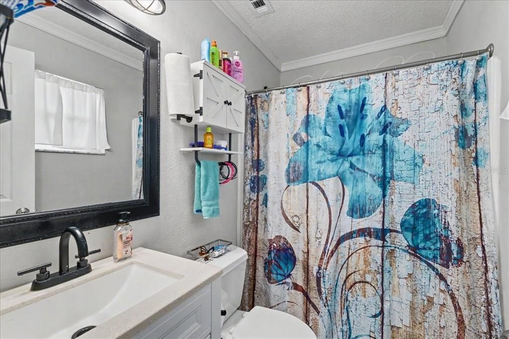 For Sale: $275,000 (3 beds, 2 baths, 1300 Square Feet)