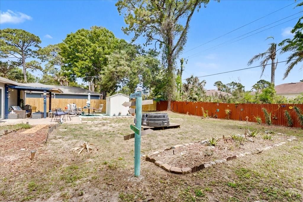 For Sale: $275,000 (3 beds, 2 baths, 1300 Square Feet)