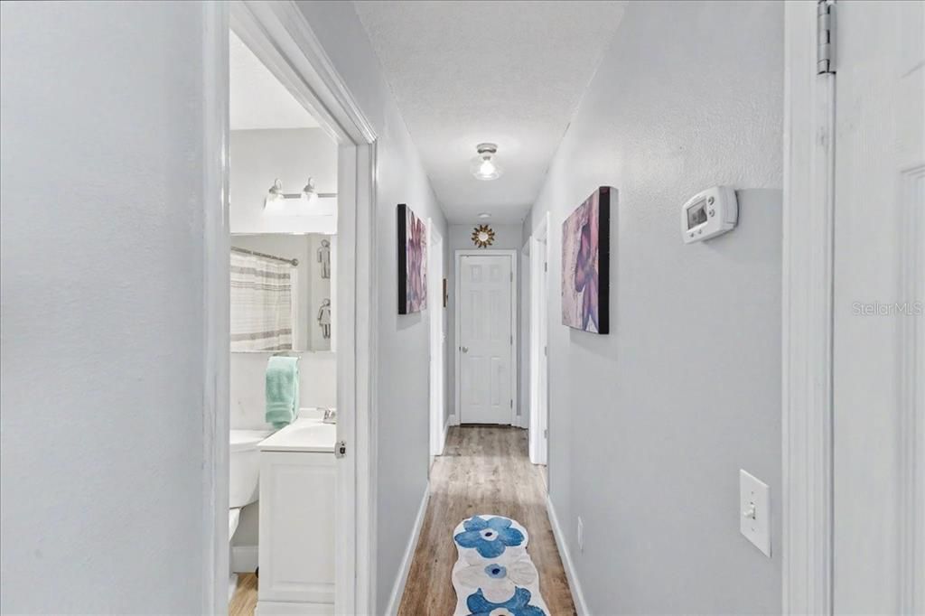 For Sale: $275,000 (3 beds, 2 baths, 1300 Square Feet)