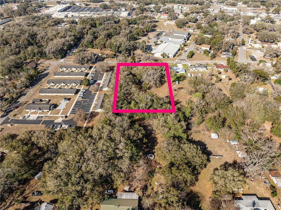 En Venta: $700,000 (1.43 acres)