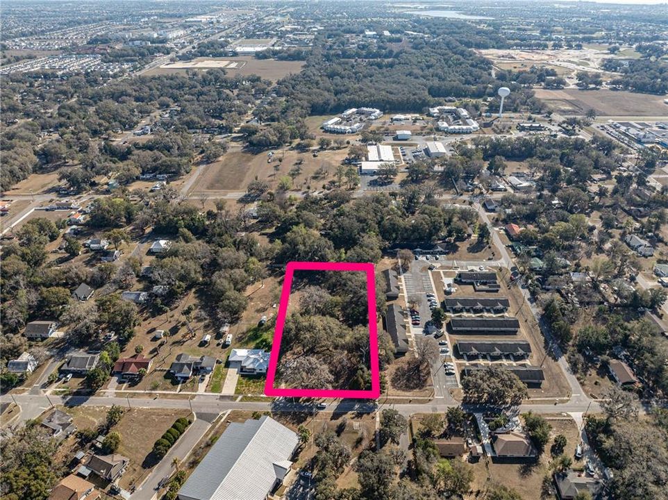 En Venta: $700,000 (1.43 acres)