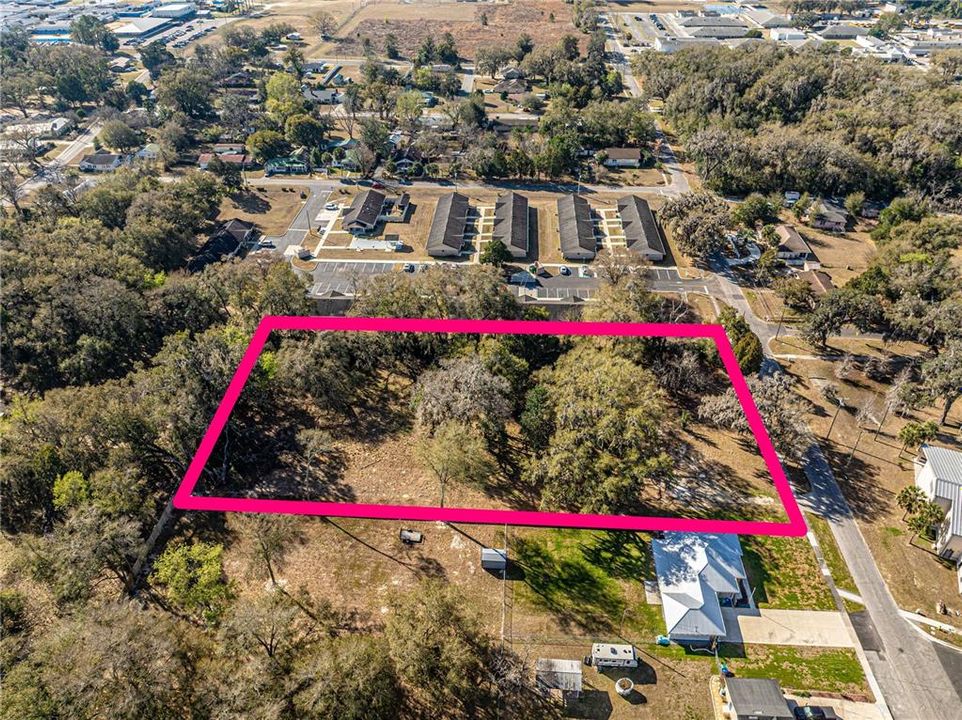 En Venta: $700,000 (1.43 acres)