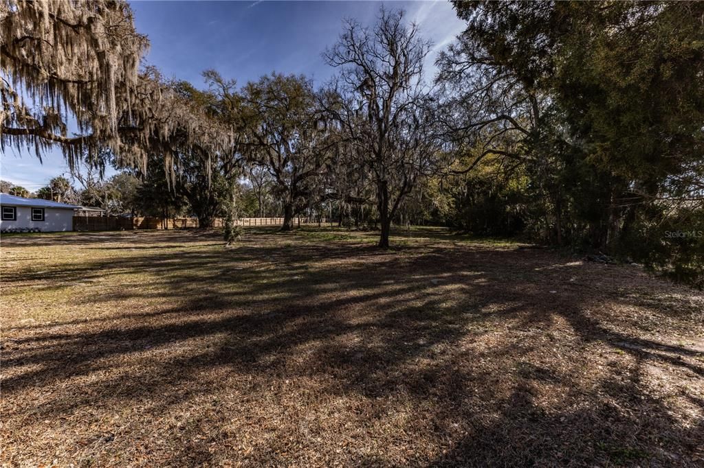 En Venta: $700,000 (1.43 acres)