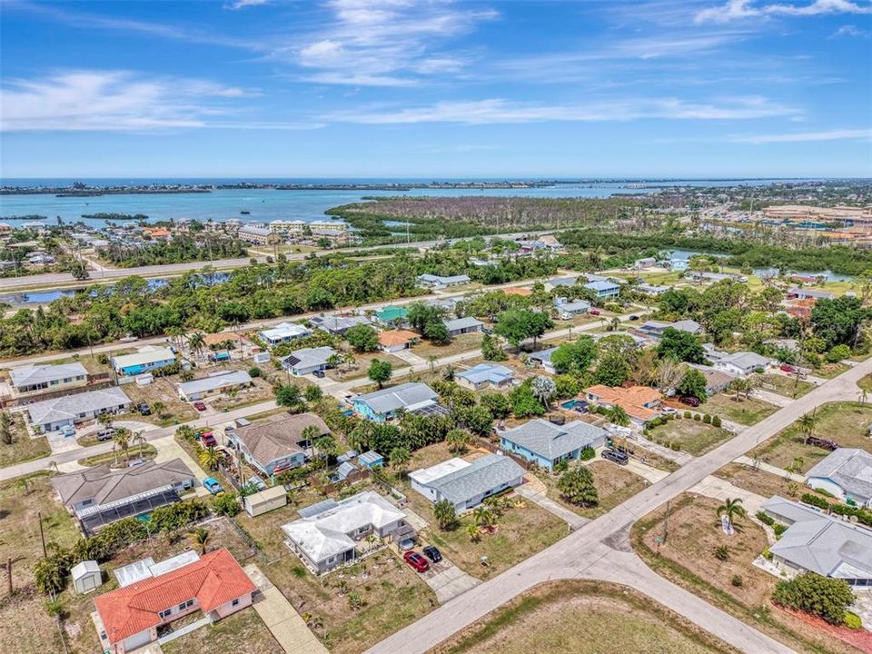 Active With Contract: $260,000 (2 beds, 2 baths, 1143 Square Feet)