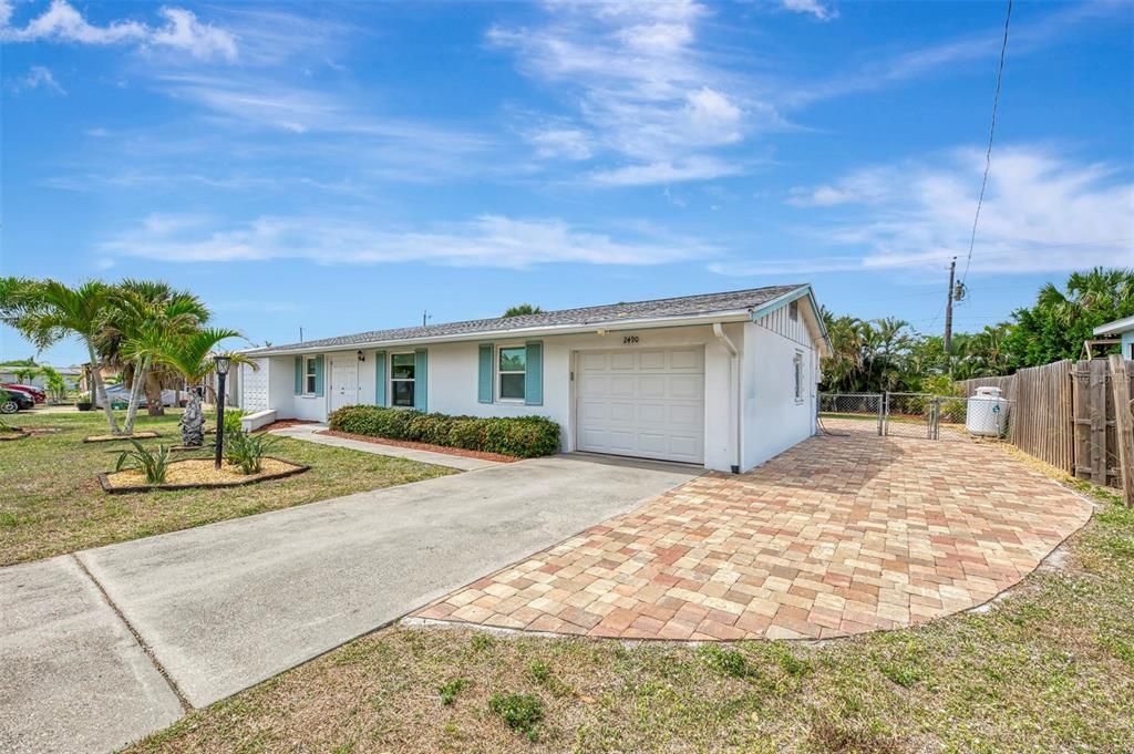 Active With Contract: $260,000 (2 beds, 2 baths, 1143 Square Feet)