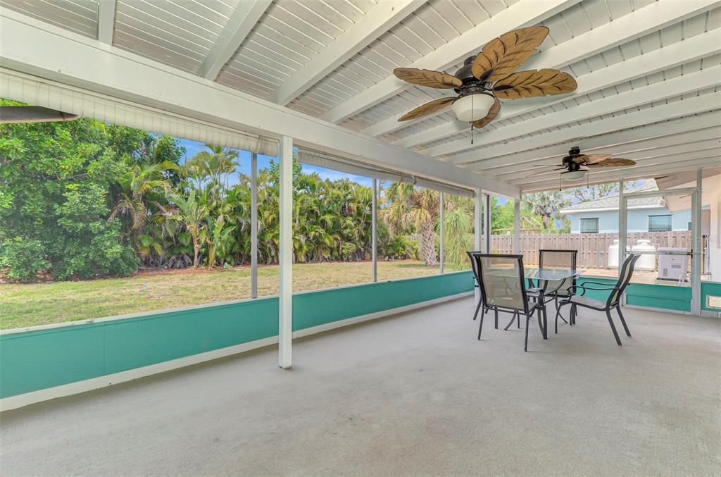 Active With Contract: $260,000 (2 beds, 2 baths, 1143 Square Feet)
