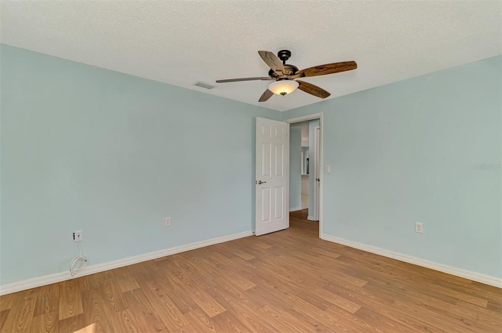 Active With Contract: $260,000 (2 beds, 2 baths, 1143 Square Feet)