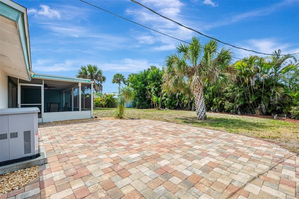 Active With Contract: $260,000 (2 beds, 2 baths, 1143 Square Feet)