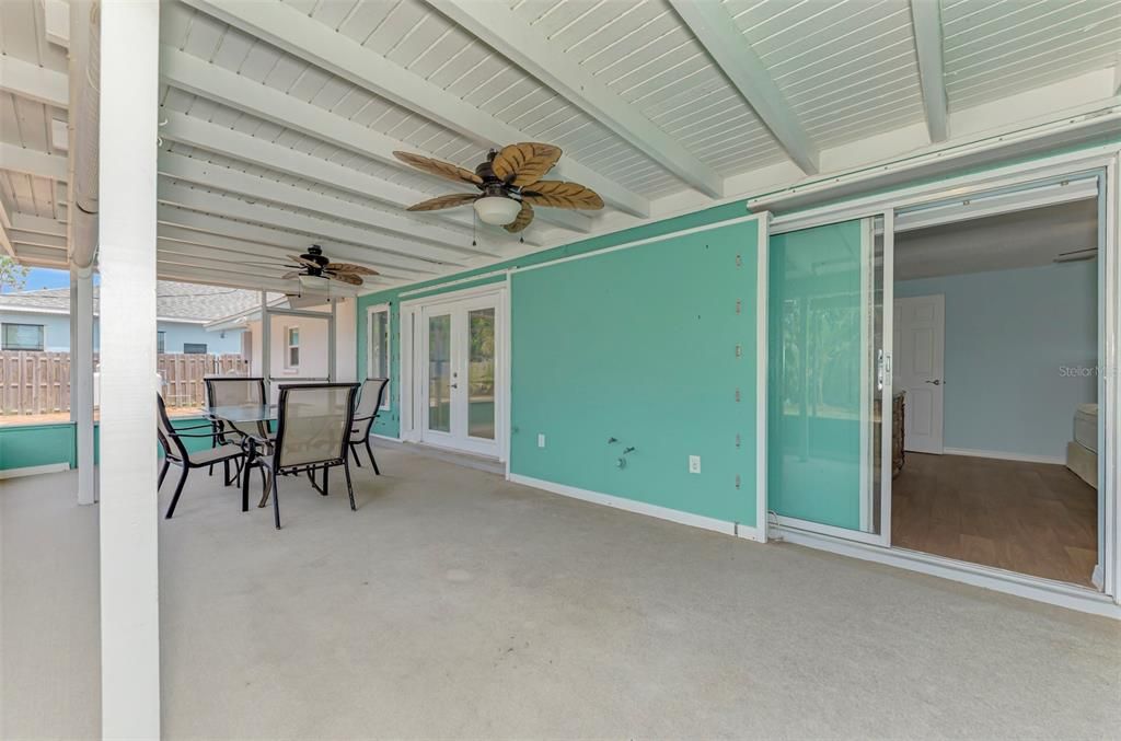 Active With Contract: $260,000 (2 beds, 2 baths, 1143 Square Feet)