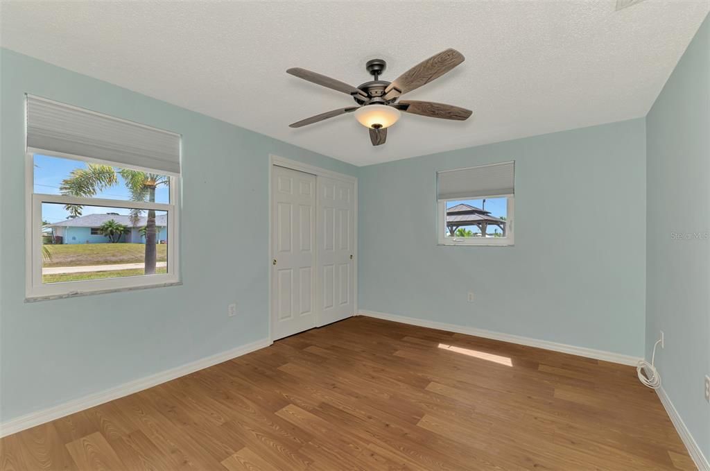 Active With Contract: $260,000 (2 beds, 2 baths, 1143 Square Feet)