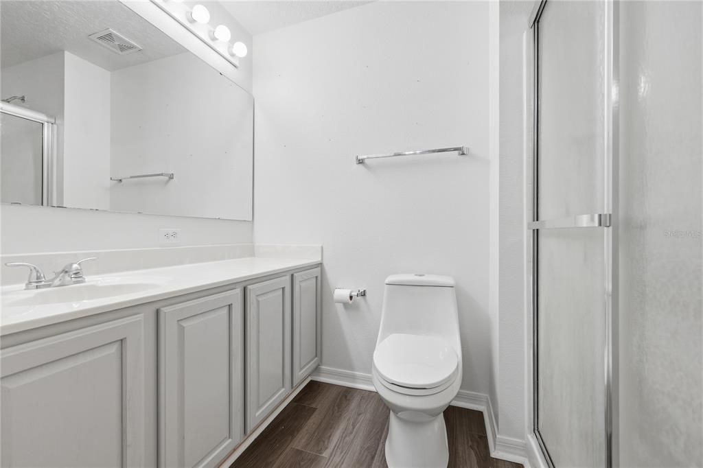 For Sale: $450,000 (6 beds, 4 baths, 3896 Square Feet)