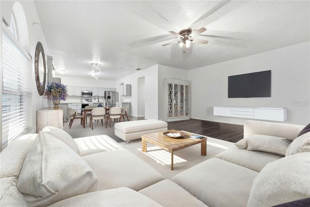 For Sale: $450,000 (6 beds, 4 baths, 3896 Square Feet)