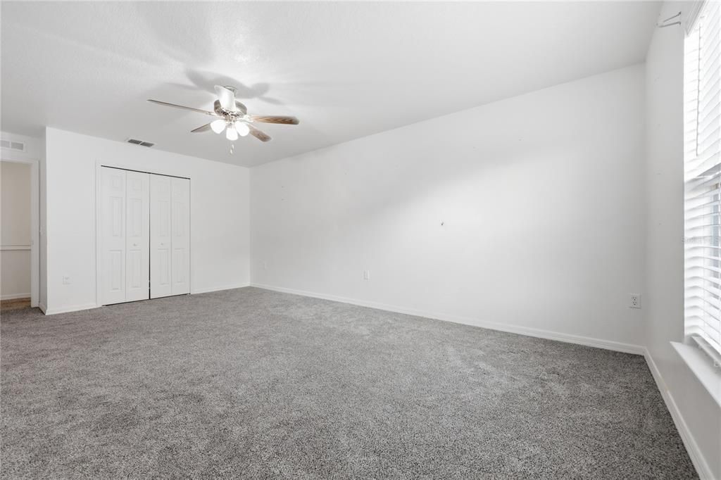 For Sale: $450,000 (6 beds, 4 baths, 3896 Square Feet)