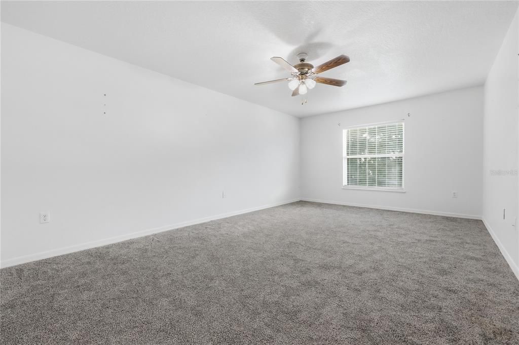 For Sale: $450,000 (6 beds, 4 baths, 3896 Square Feet)