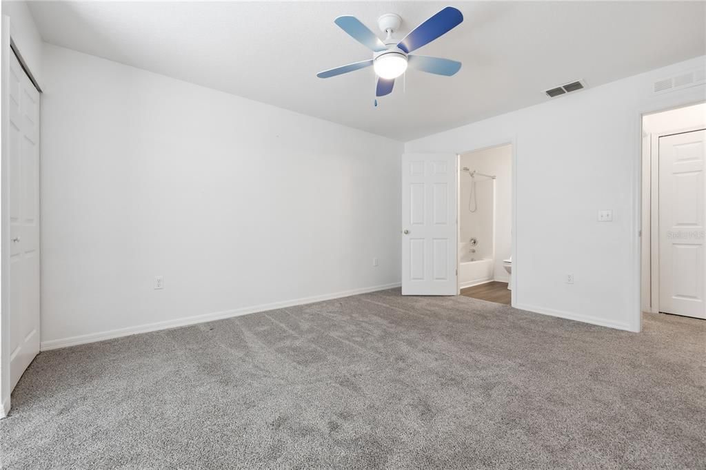 For Sale: $450,000 (6 beds, 4 baths, 3896 Square Feet)