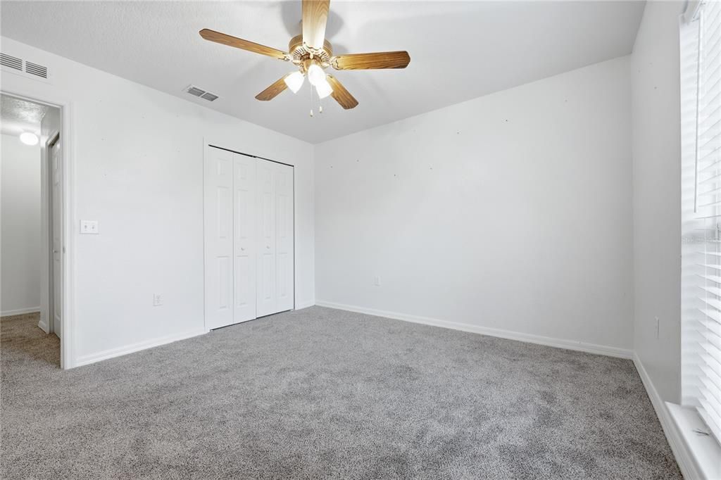 For Sale: $450,000 (6 beds, 4 baths, 3896 Square Feet)