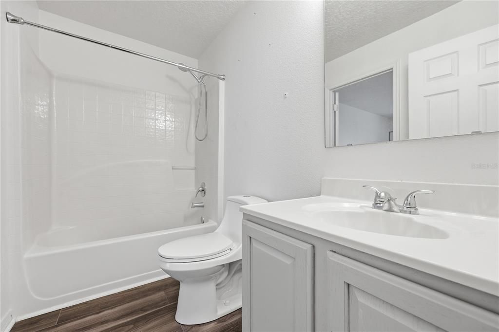 For Sale: $450,000 (6 beds, 4 baths, 3896 Square Feet)