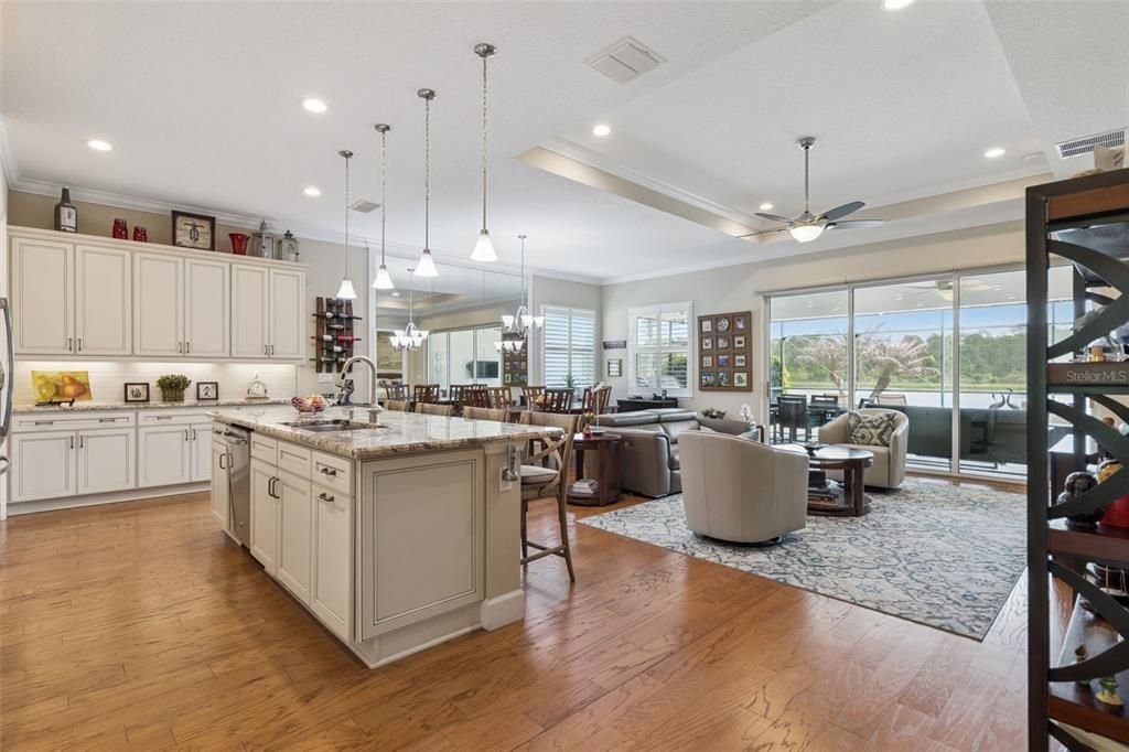 Active With Contract: $475,000 (2 beds, 2 baths, 1928 Square Feet)