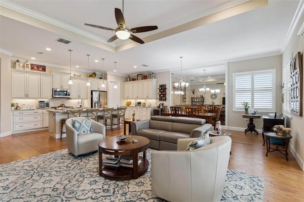Active With Contract: $475,000 (2 beds, 2 baths, 1928 Square Feet)
