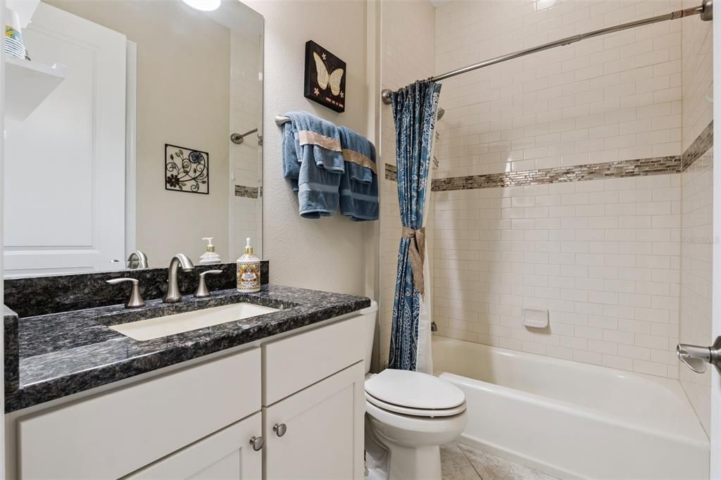 Active With Contract: $475,000 (2 beds, 2 baths, 1928 Square Feet)