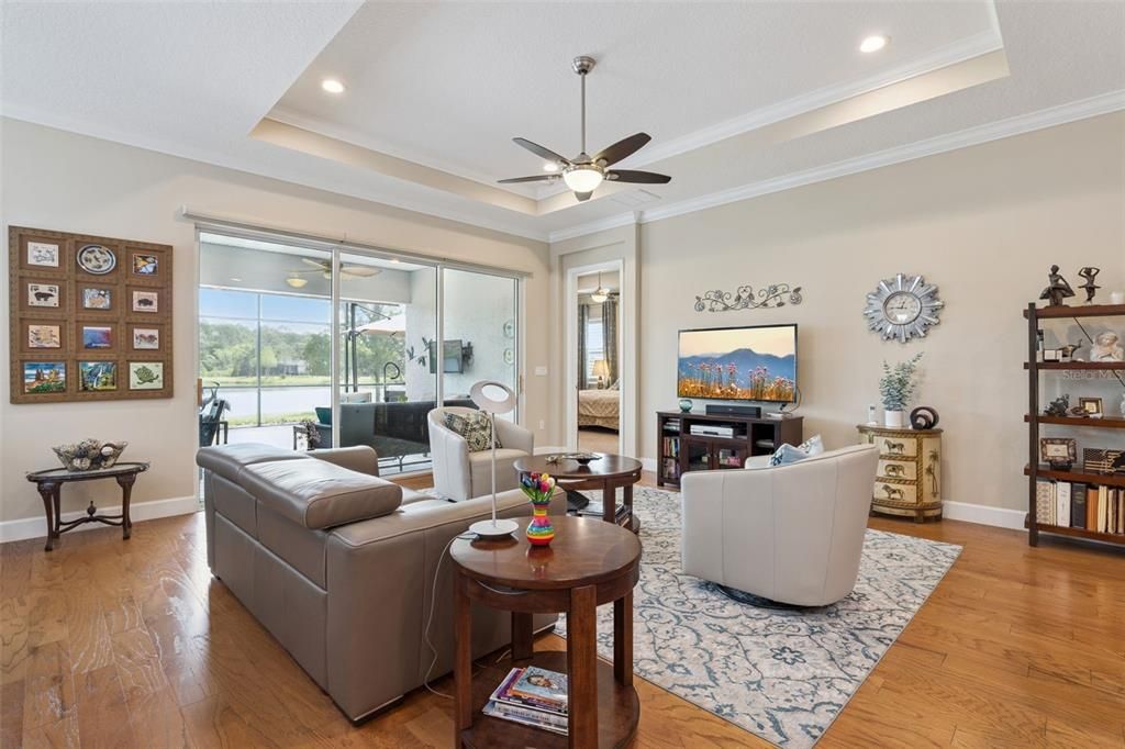 Active With Contract: $475,000 (2 beds, 2 baths, 1928 Square Feet)