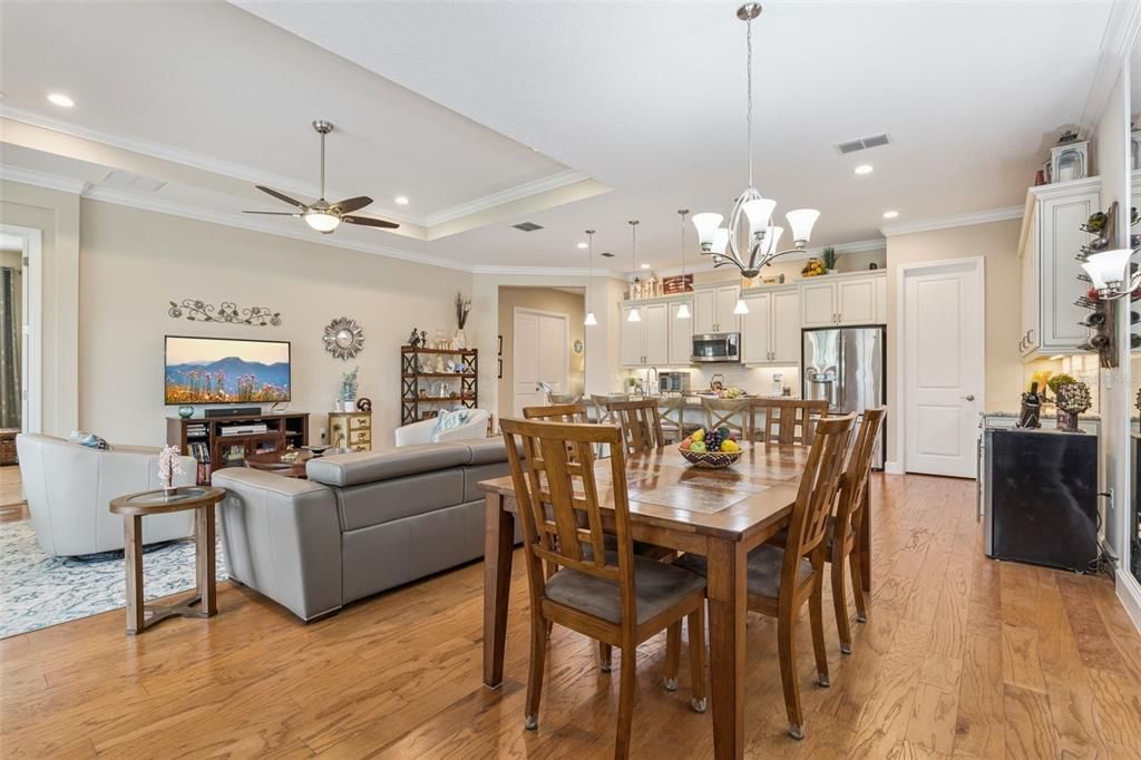 Active With Contract: $475,000 (2 beds, 2 baths, 1928 Square Feet)