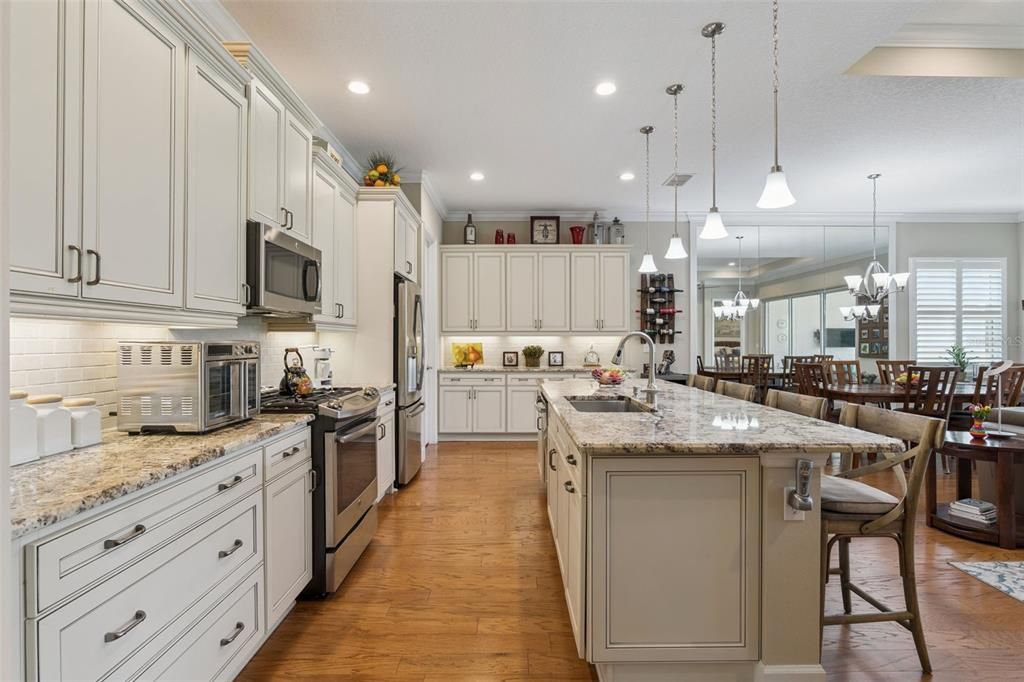Active With Contract: $475,000 (2 beds, 2 baths, 1928 Square Feet)
